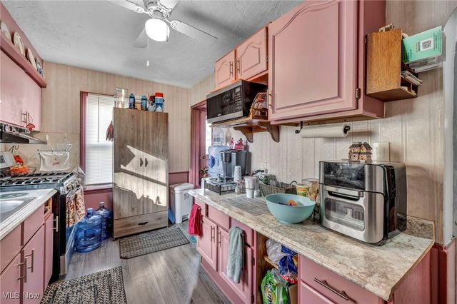 1646 Highview Avenue, Akron, OH 44301