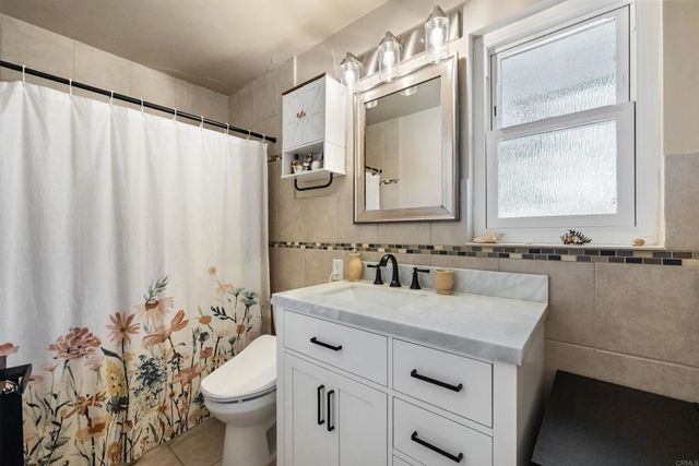 2013 Lee Drive, Escondido, CA 92027