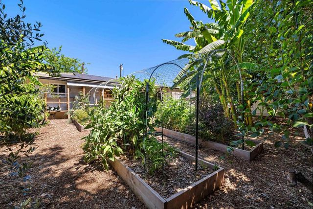 2013 Lee Drive, Escondido, CA 92027