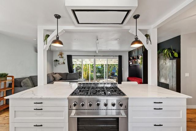 2013 Lee Drive, Escondido, CA 92027