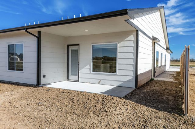 504 E Harper St, Valley Center, KS 67147
