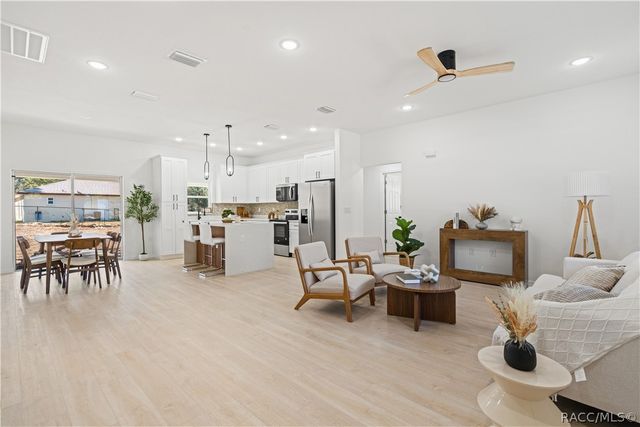 9300 N Satinwood Terrace, Citrus Springs, FL 34433