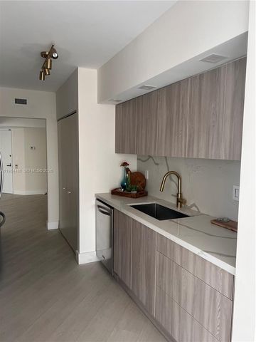 19707 Turnberry Way 5A, Aventura, FL 33180