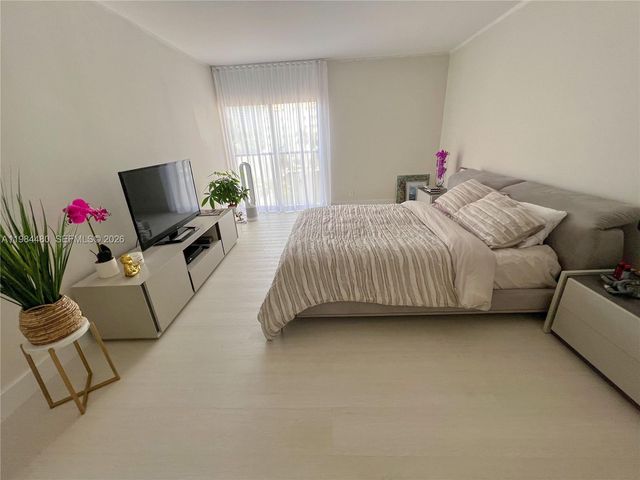 19707 Turnberry Way 5A, Aventura, FL 33180