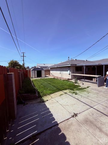 3405 Kennedy Avenue, Bakersfield, CA 93309