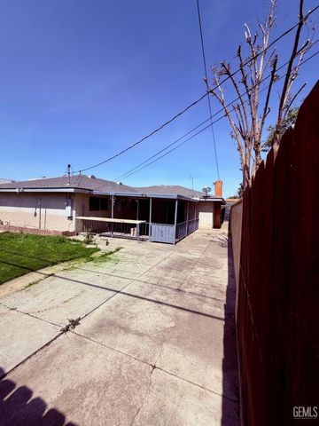 3405 Kennedy Avenue, Bakersfield, CA 93309