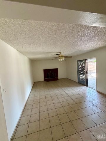 3405 Kennedy Avenue, Bakersfield, CA 93309