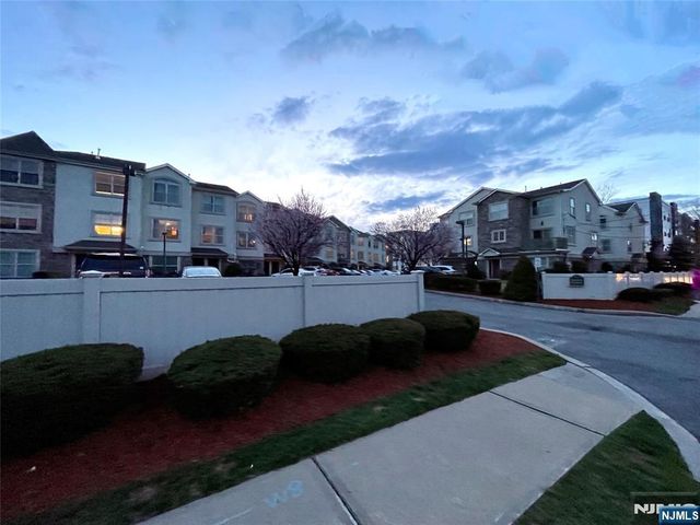 1625 Paterson Plank Road 18, Secaucus, NJ 07094