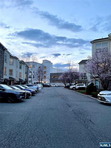 1625 Paterson Plank Road 18, Secaucus, NJ 07094