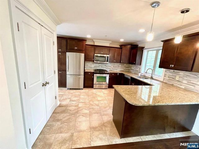 1625 Paterson Plank Road 18, Secaucus, NJ 07094