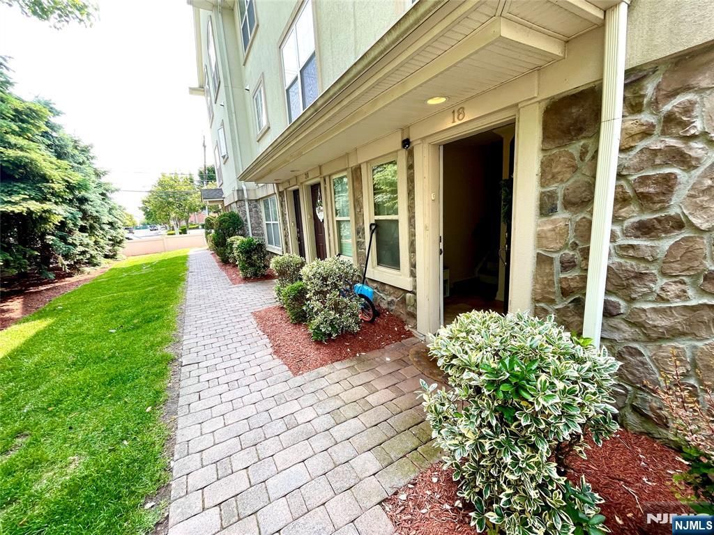 1625 Paterson Plank Road 18, Secaucus, NJ 07094