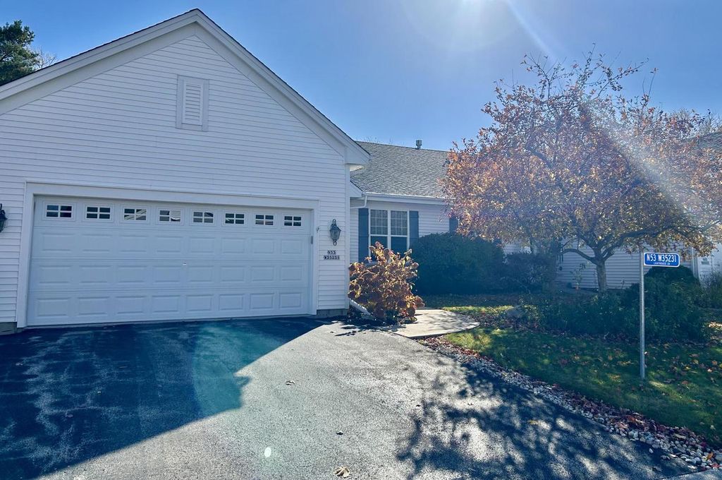 N53W35231 Lighthouse LANE, Oconomowoc, WI 53066