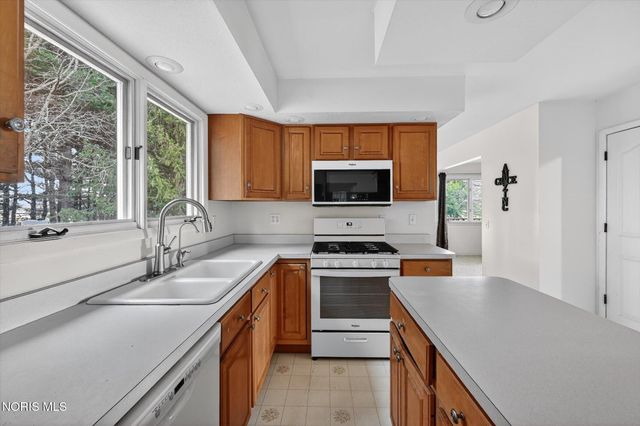 9136 County Road Ef, Delta, OH 43515