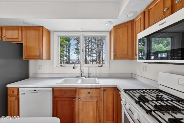 9136 County Road Ef, Delta, OH 43515