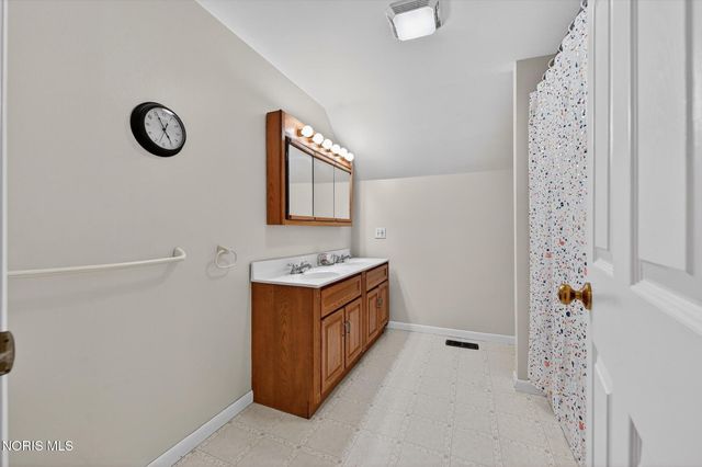 9136 County Road Ef, Delta, OH 43515