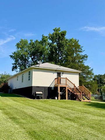 185 Scenic Ave, Campobello, SC 29322