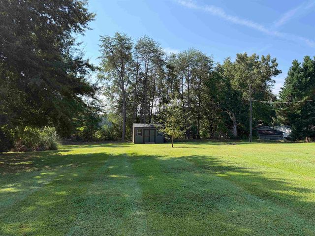 185 Scenic Ave, Campobello, SC 29322