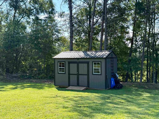 185 Scenic Ave, Campobello, SC 29322