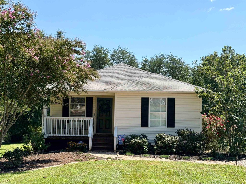185 Scenic Ave, Campobello, SC 29322