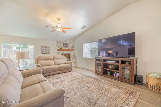 19812 Breeze Place, Tehachapi, CA 93561