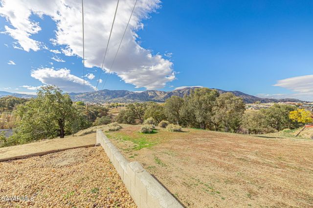 19812 Breeze Place, Tehachapi, CA 93561