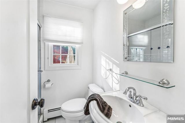27 Pine Hill Road, Old Tappan, NJ 07675
