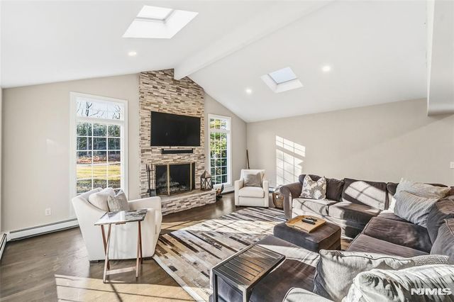 27 Pine Hill Road, Old Tappan, NJ 07675