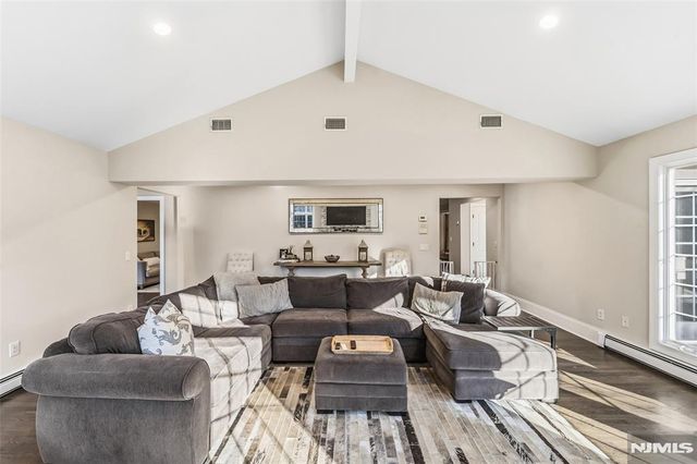 27 Pine Hill Road, Old Tappan, NJ 07675