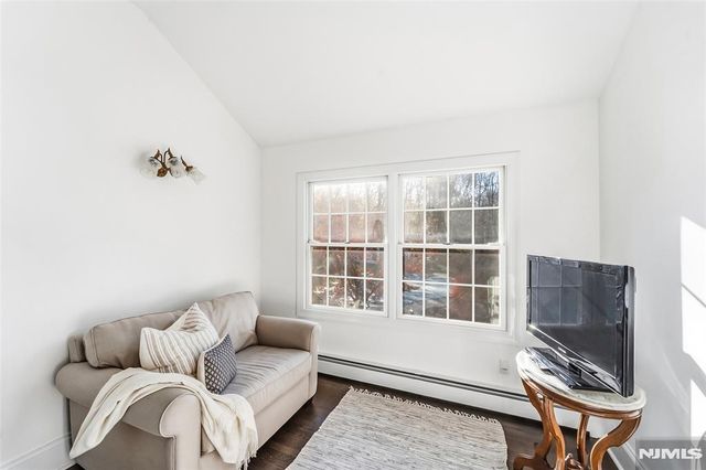 27 Pine Hill Road, Old Tappan, NJ 07675