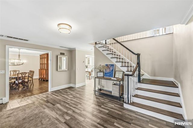 27 Pine Hill Road, Old Tappan, NJ 07675