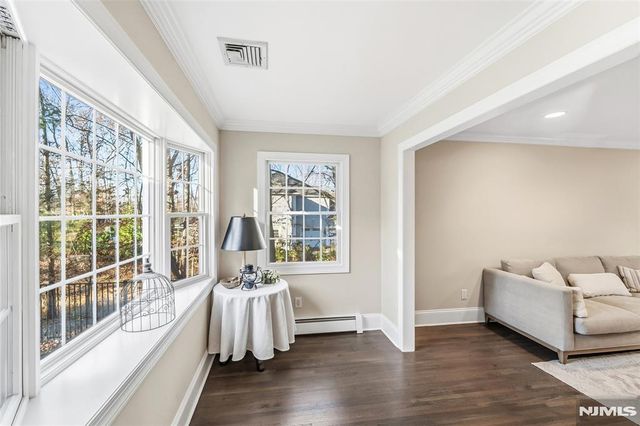 27 Pine Hill Road, Old Tappan, NJ 07675