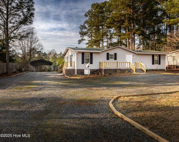 142 Pine Valley Lane, West End, NC 27376