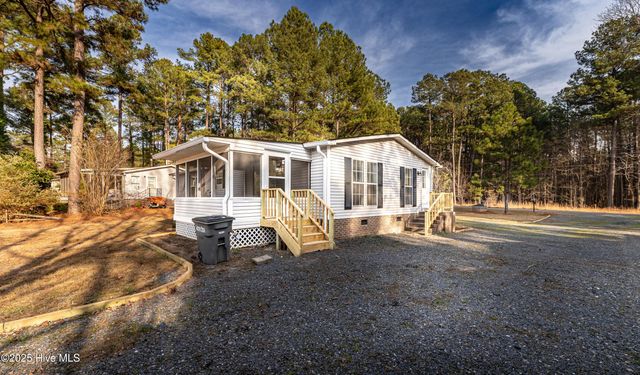 142 Pine Valley Lane, West End, NC 27376