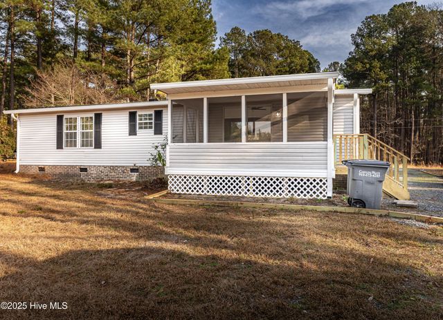 142 Pine Valley Lane, West End, NC 27376