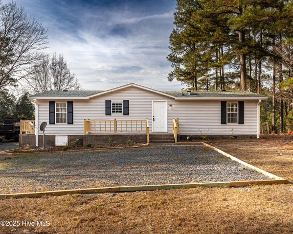 142 Pine Valley Lane, West End, NC 27376