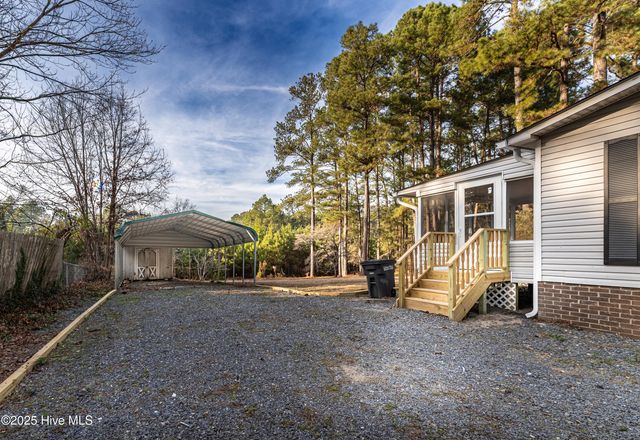 142 Pine Valley Lane, West End, NC 27376