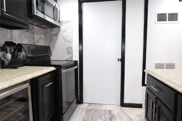 7047 Bissonnet Street 37, Houston, TX 77074