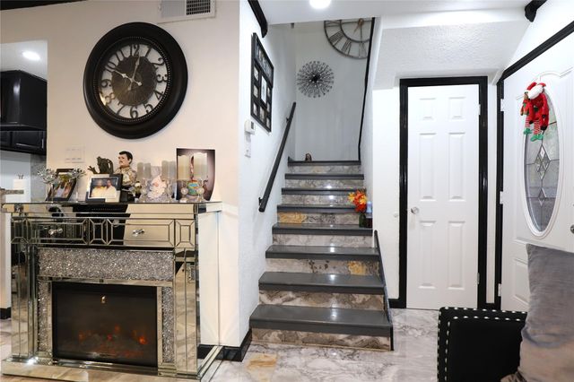 7047 Bissonnet Street 37, Houston, TX 77074
