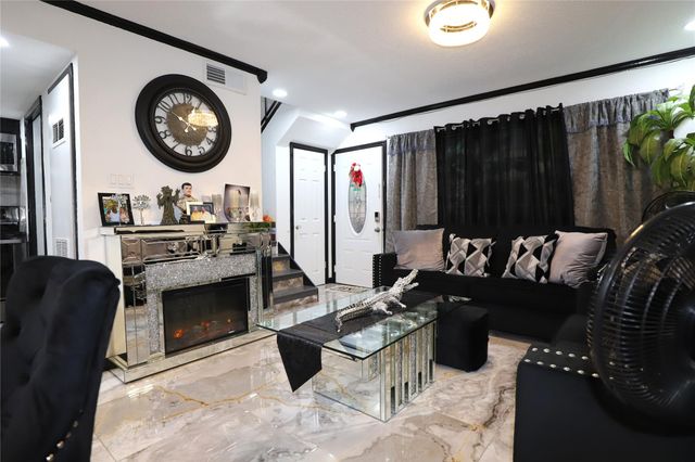 7047 Bissonnet Street 37, Houston, TX 77074