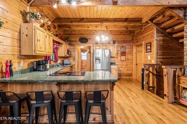 2810 Ridge Creek Circle, Sevierville, TN 37876