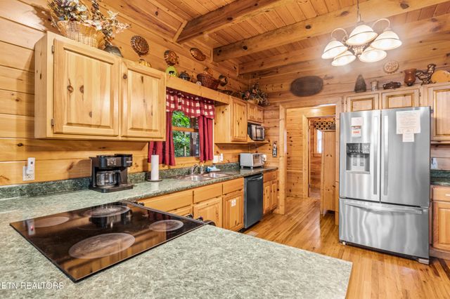 2810 Ridge Creek Circle, Sevierville, TN 37876