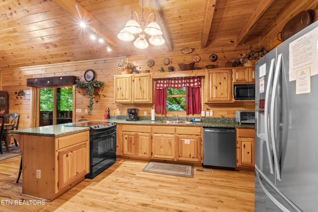 2810 Ridge Creek Circle, Sevierville, TN 37876