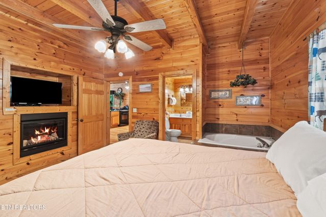 2810 Ridge Creek Circle, Sevierville, TN 37876