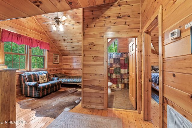 2810 Ridge Creek Circle, Sevierville, TN 37876