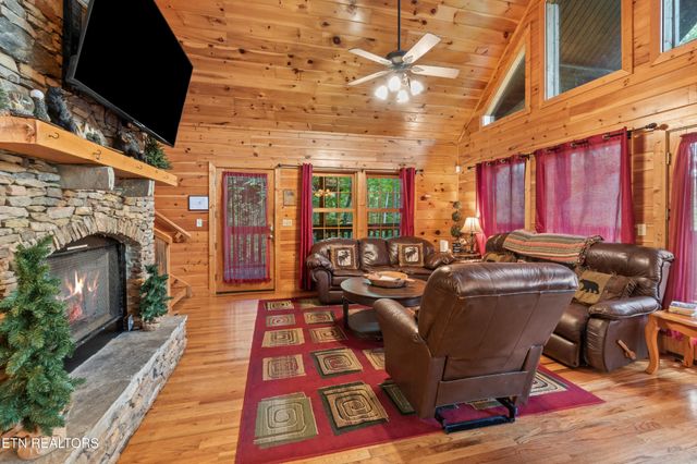 2810 Ridge Creek Circle, Sevierville, TN 37876