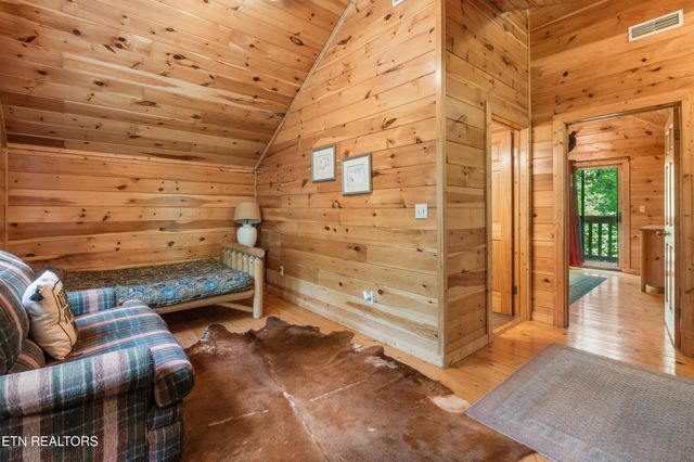 2810 Ridge Creek Circle, Sevierville, TN 37876
