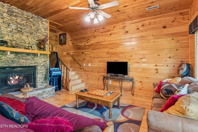 2810 Ridge Creek Circle, Sevierville, TN 37876