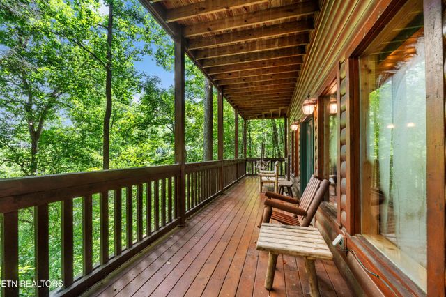 2810 Ridge Creek Circle, Sevierville, TN 37876