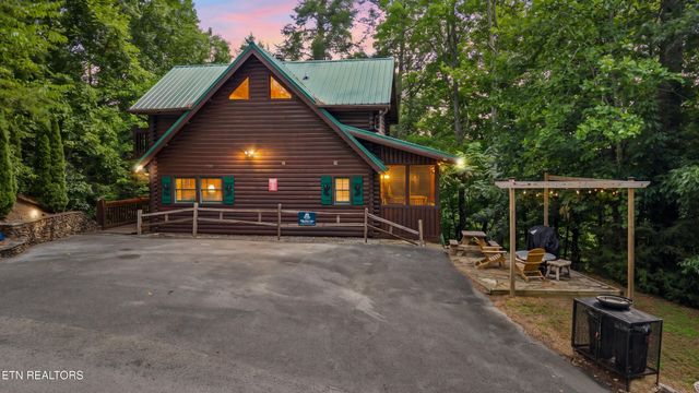 2810 Ridge Creek Circle, Sevierville, TN 37876