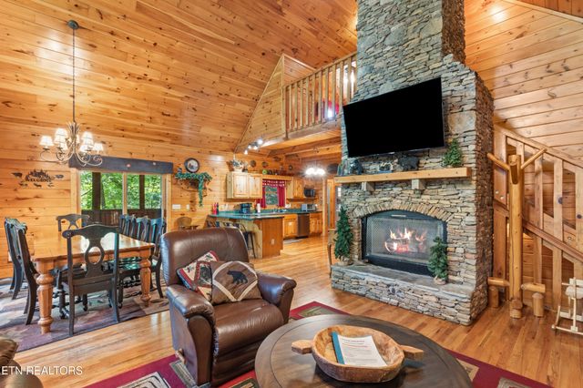 2810 Ridge Creek Circle, Sevierville, TN 37876